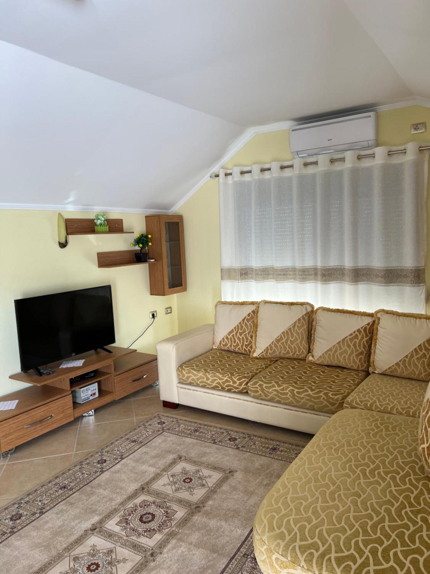 Flower Terrace Apartment Гирокастра Экстерьер фото
