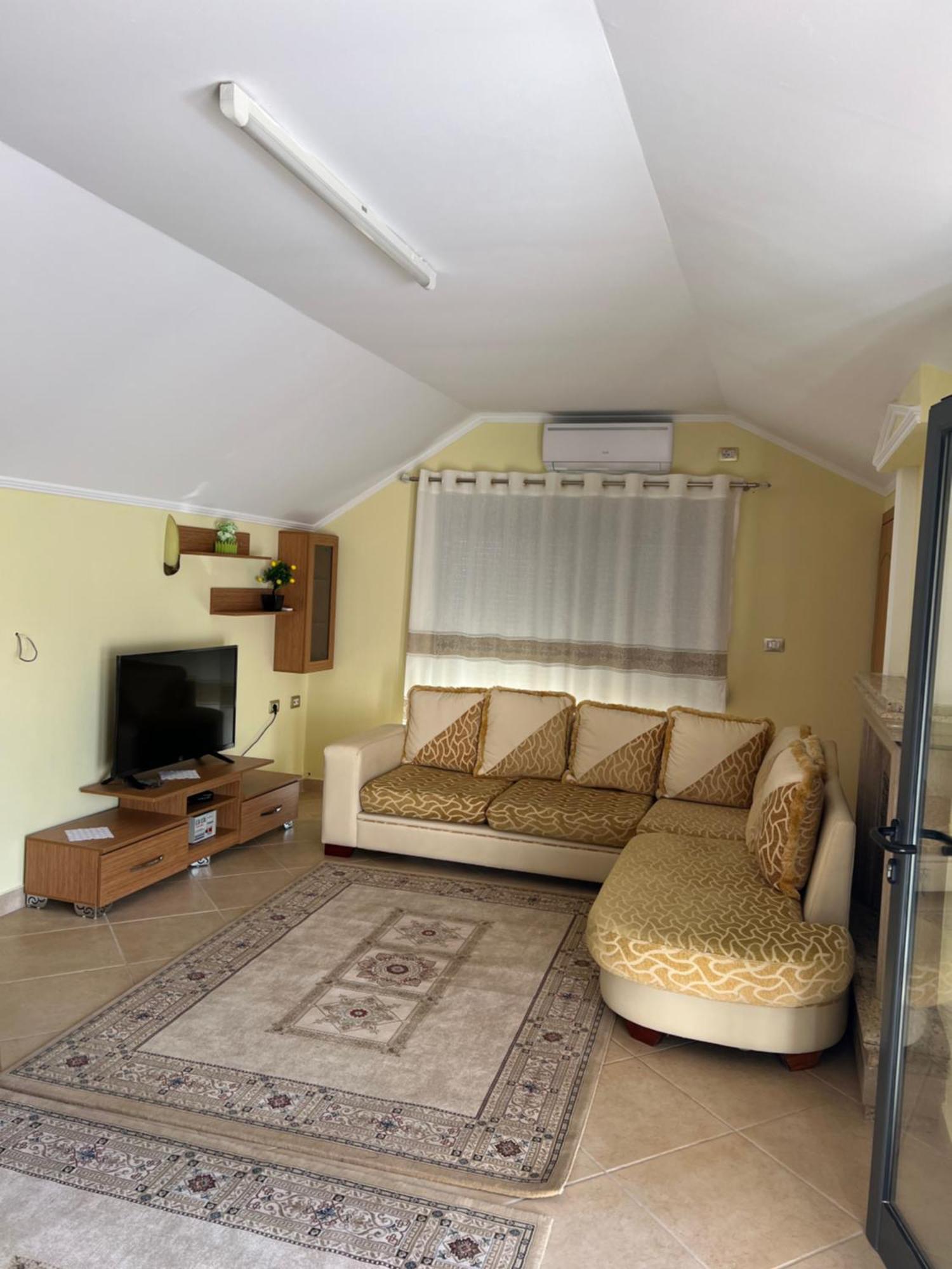 Flower Terrace Apartment Гирокастра Экстерьер фото