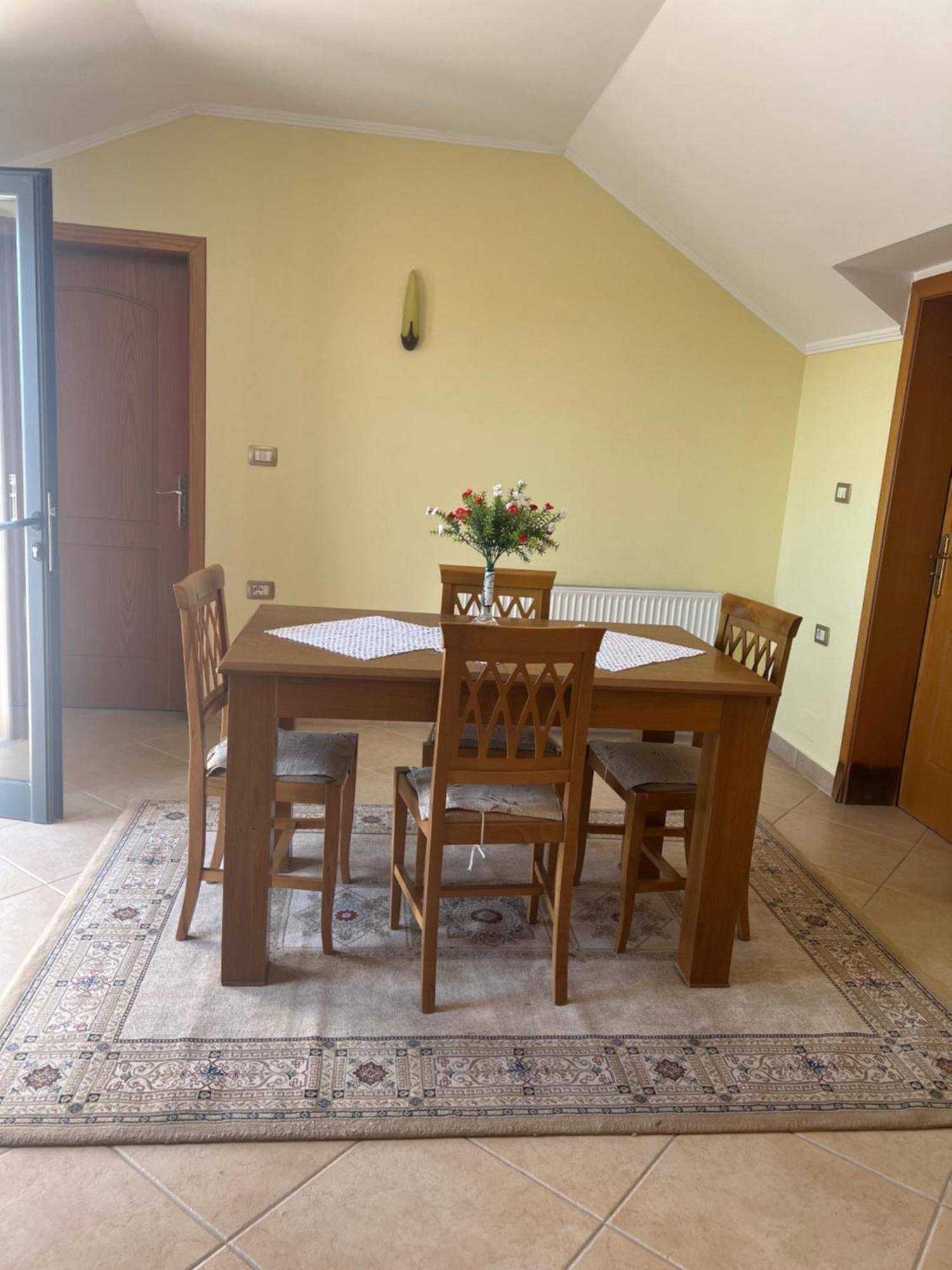 Flower Terrace Apartment Гирокастра Экстерьер фото
